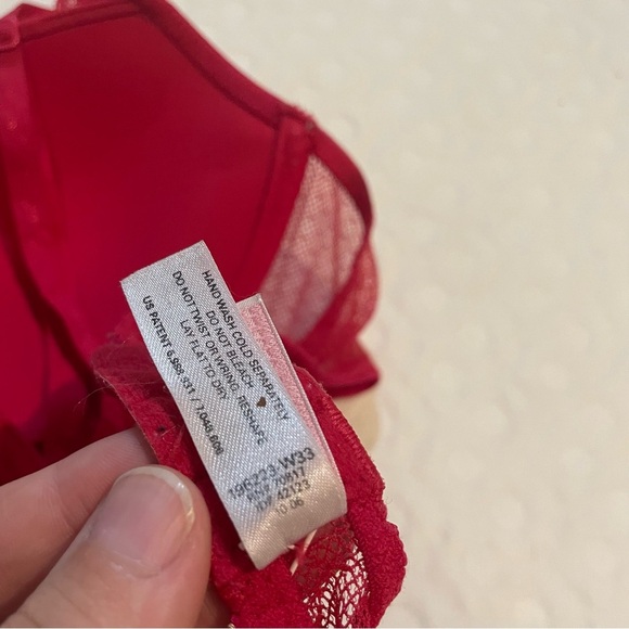 Victoria's Secret Angel Y2K Red Lace Bra 34C - Picture 7 of 7